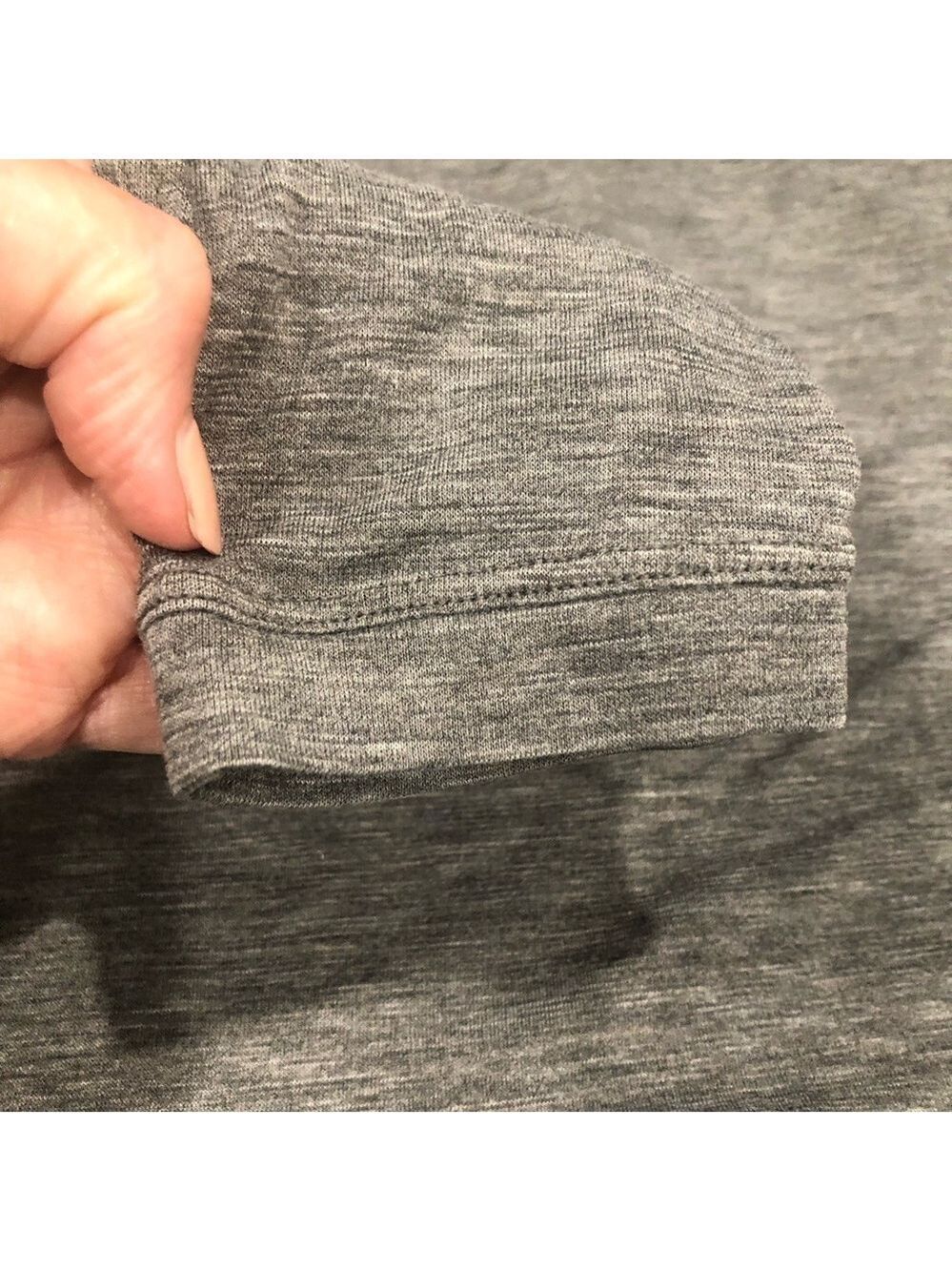 🍋 Lululemon Box It Out gray long sleeved top. Split back base layer - Picture 6 of 10